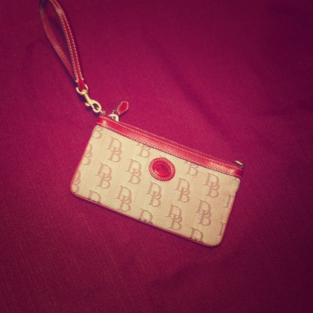 Small wristlet